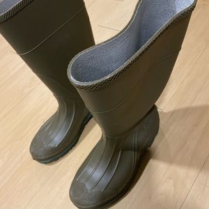 waterproof boots. Servus by Honeywell
